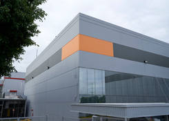 
                                	        GDL001: Exterior view
                                    