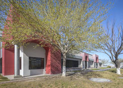 
                                	        JUA036: JUA036 FRONT CORNER
                                    