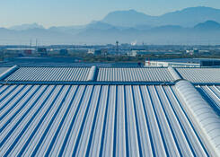 
                                	        MTY044: MTY044 TPO roof and skylights provide energy savings
                                    