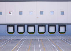 
                                	        GDL008: GDL008 rear façade. Dock door view
                                    