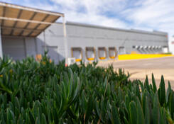 
                                	        SLP003: SLP003 dock doors and maneuvering yard
                                    