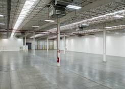 
                                	        REY027 Suite002: REY027(Suite002) Interior with skylights
                                    