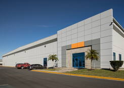 
                                	        REY027 Suite002: REY027(Suite002) Main entrance to building
                                    