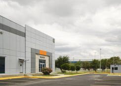 
                                	        REY027 Suite 001: REY027 Façade
                                    