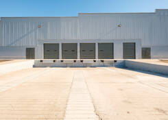 
                                	        MXL004: MXL004 Exterior. Dock doors and ramps
                                    