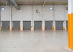 
                                	        JUA035: JUA035 Interior with dock doors
                                    